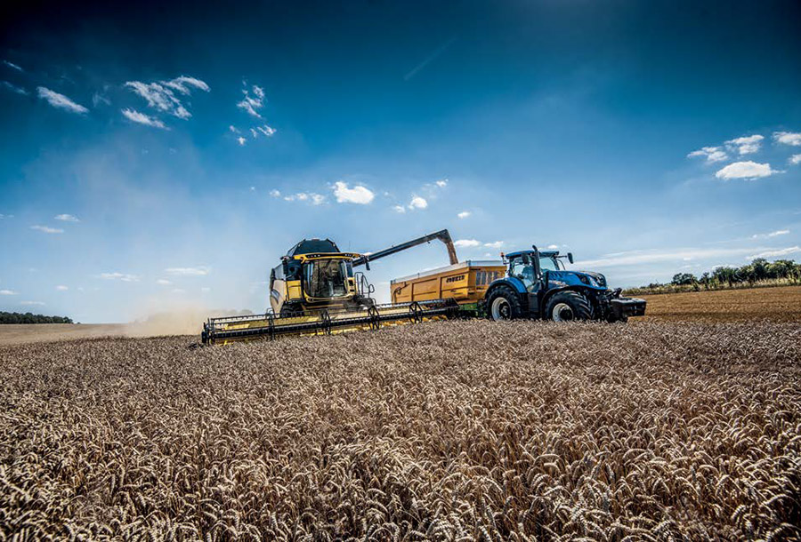cx8_80_combine_harvesters_gallery_01 (2).jpg