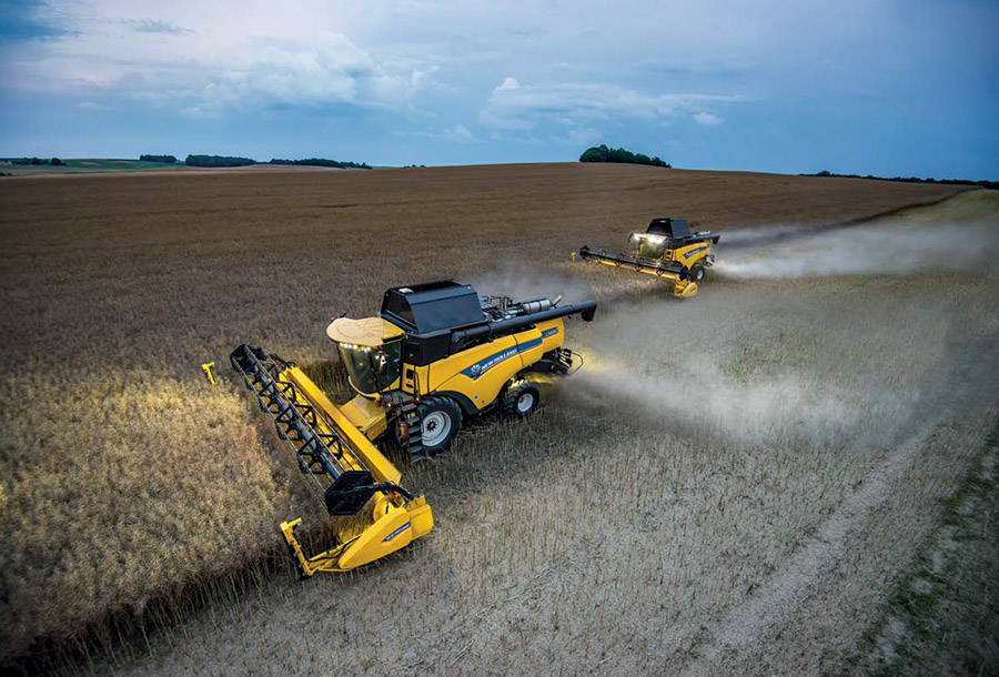 cx8_80_combine_harvesters_gallery_03 (1).jpg