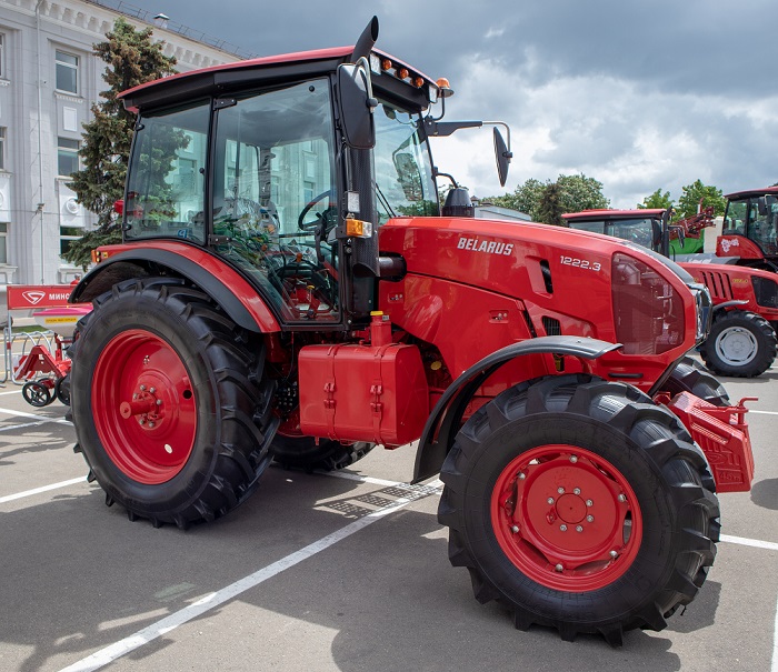 Belarus_1222.3_tractor.jpg Belarus_1222.3_tractor.jpg