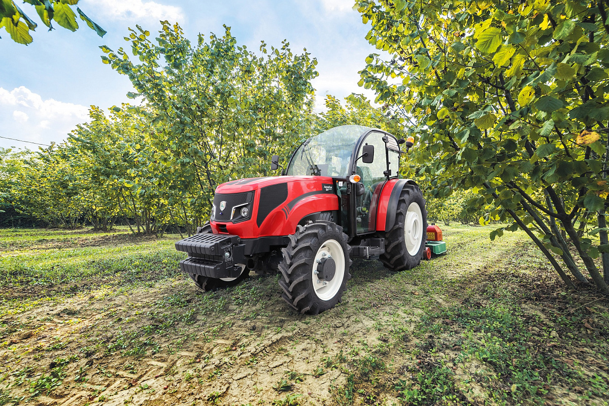 Садовый трактор ArmaTrac 804.4 FruitGarden 88612
